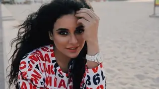 Sara Arfeen Khan stranded in Dubai due to quarantine rule' Thumbnail