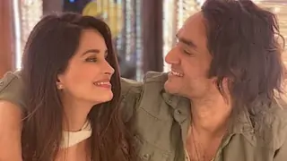 ”Vikas Gupta went through a lot and was emotionally broken before entering Bigg Boss 14'', says actress Chetna Pande Thumbnail