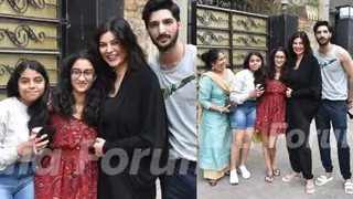 Sushmita Sen and Rohman Shawl head out for a secret outing with Renee and Alisah on Valentine's Day! Thumbnail