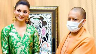 Urvashi Rautela meets CM Yogi Adityanath in Lucknow: See Pics Thumbnail