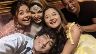 It is a Bigg Boss reunion as Vikas Gupta, Rakhi Sawant, Devoleena, Rashami and Vindu catch up Thumbnail