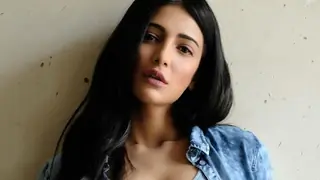Shruti Haasan to launch a new single; plans for a book of her poems too Thumbnail