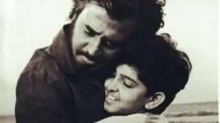 Hrithik Roshan drops an extremely rare and unseen picture with Rajinikanth; says “I continue to look up to your greatness” Thumbnail