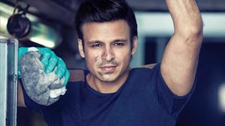 "I rented a kholi and lived in a slum for 3 weeks": Vivek Oberoi on his 19 years in Bollywood thumbnail