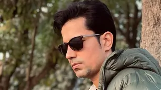 Sumeet Vyas tests positive for COVID-19; goes under home quarantine Thumbnail