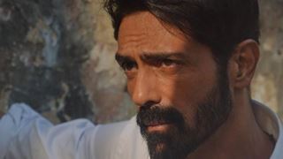 Arjun Rampal tests positive for COVID-19; says he is asymptomatic thumbnail