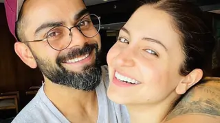 Anushka Sharma and Virat Kohli flash their charming smile in a new romantic selfie after returning to Mumbai Thumbnail