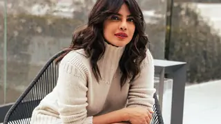 Priyanka Chopra opens up about her mental health in lockdown; Confesses how she kept her sanity! Thumbnail