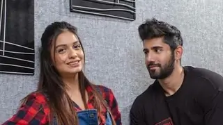 Divya Agarwal on being very worried for Varun Sood in 'Khatron Ke Khiladi 11' Thumbnail