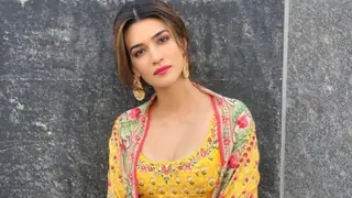 Kriti Sanon opens up about social media negativity and trolls: "I think people judge too much” Thumbnail