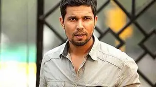 Randeep Hooda on a mission to save lives: Teams up with Khalsa Aid to provide oxygen concentrators Thumbnail