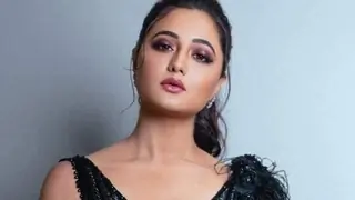 Rashami Desai: I don't like to restrict myself as a TV, film or web actress Thumbnail
