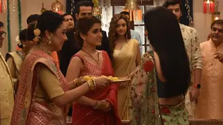 Anupamaa: Vanraj mighty upset with Anupama on finding about her deal with Rakhi Thumbnail
