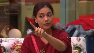 Bigg Boss OTT: Varun Sood joins fans as they trend ACE IT LIKE DIVYA to cheer for Divya Agarwal Thumbnail