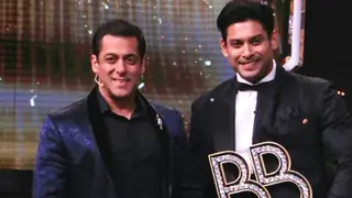 Salman Khan mourns the sudden demise of Sidharth Shukla Thumbnail