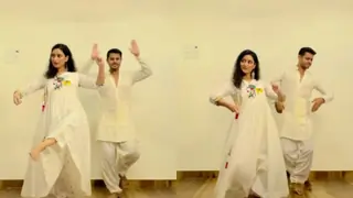 Ganesh Chaturthi: Neil Bhatt and Aishwarya Sharma put together a beautiful performance amid festivities Thumbnail