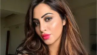 Arshi Khan on her Bollywood debut: Audiences will get to see me in a completely different avatar Thumbnail