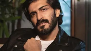 Hrithik texted me, saying, 'What you're doing isn't stereotypical; it'll pay off': Harsh Varrdhan Kapoor  Thumbnail