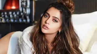 Ruhi Singh on the importance of mental health, difficulties of being an outsider & more Thumbnail