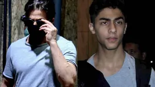 SRK leaves from Mannat for Arthur road jail as Aryan Khan is expected to be released today Thumbnail