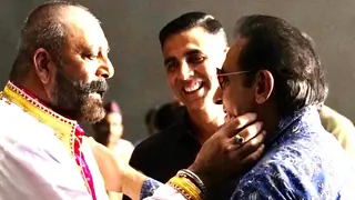 An image of Sanjay Dutt & Gulshan Grover from 'Sooryavanshi' sets is unmissable Thumbnail