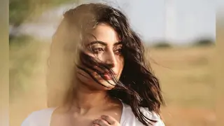 Aishwarya Sharma aka Pakhi of ‘Ghum Hai Kisikey Pyaar Meiin’ requests fans to stop the negativity Thumbnail