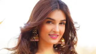 Dhara to get intoxicated; invites a major trouble for the family in 'Pandya Store'  Thumbnail