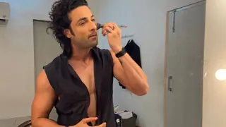 Himanshu Soni does his own makeup, says 'have learnt few basic techniques' thumbnail