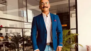 Not Atul Kapoor, But Narrator Vijay Tests Positive For COVID-19 Thumbnail