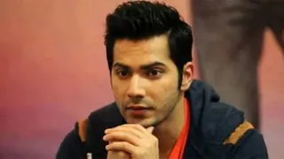 Varun Dhawan is missing his driver Manoj; writes a message for him on the beach Thumbnail