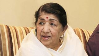 Lata Mangeshkar given a trial of extubation; continues to be in ICU Thumbnail