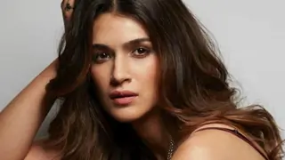 A director is in control of everything: Kriti Sanon on playing a director in Bachchhan Paandey Thumbnail