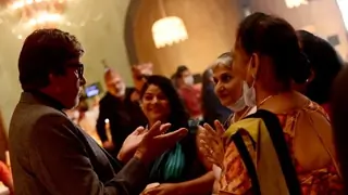 Simple, humble, loving beings: Amitabh Bachchan interacts with veteran junior artists Thumbnail