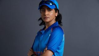 Reel life Jhulan Goswami Anushka Sharma calls the real one a 'Champion' post her match