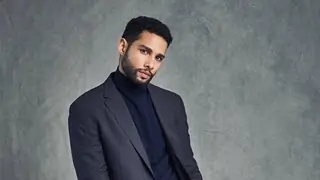 Siddhant Chaturvedi takes Bachchhan Paandey's Bewafa challenge on the sets of Yudhra Thumbnail