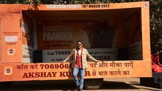 Akshay Kumar takes the 'Bachchhan Paandey Ki Sawari' to Delhi