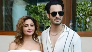 Rashami Desai says her and Umar are 'friends like family'; adds 'I love the Naagin 6 script' Thumbnail