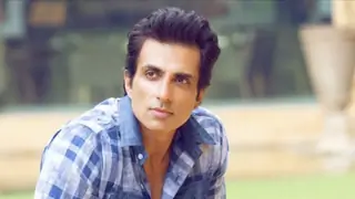 Sonu Sood makes a remark amid Ajay Devgn and Sudeep's Hindi language row Thumbnail