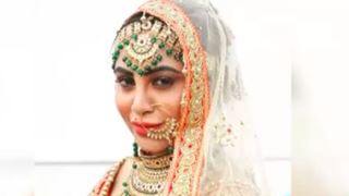 Arshi Khan opens up on rumors of her getting engaged in Dubai thumbnail