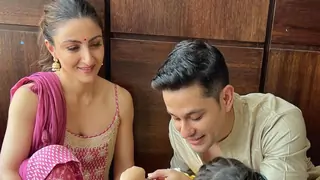 Kunal Kemmu assisting Soha Ali Khan in preparing Sheer Korma is the cutest Eid delight Thumbnail