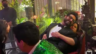 Farah Khan takes a look back at KJo's birthday bash with some unmissable fun pictures Thumbnail