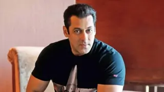 No Entry Mein Entry: Sequel of the Salman Khan starrer to have 10 actresses?  Thumbnail