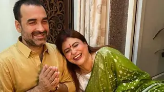  Pankaj Tripathi on wife Mridula's debut in Sherdil: She said yes right away as she got to don a Bengali saree thumbnail