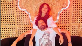 In Pic: Farhan Akhtar and Shibani Dandekar strike a super-cool pose in Nirvana  thumbnail