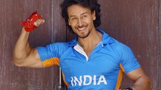 Tiger Shroff takes inspiration from Hardik Pandya and smashes it in the air: Video