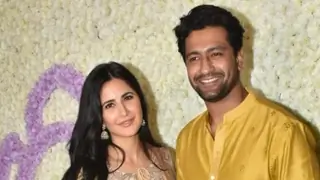 Katrina Kaif and Vicky Kaushal steal the show as they visit Arpita Khan’s home for Ganpati darshan Thumbnail