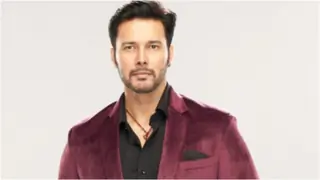 Rajniesh Duggall goes extra mile to get into the skin of Rajeev’s character for Zee TV’s Sanjog       thumbnail
