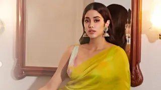 Janhvi Kapoor wraps up elegance with her latest look in a saree - Pics  thumbnail