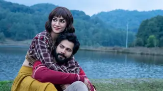 Kriti Sanon & Varun Dhawan open up on their special bond in a BTS clip: Video Thumbnail