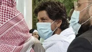 Shah Rukh Khan gets papped as he performs Umrah at Mecca: Pic
